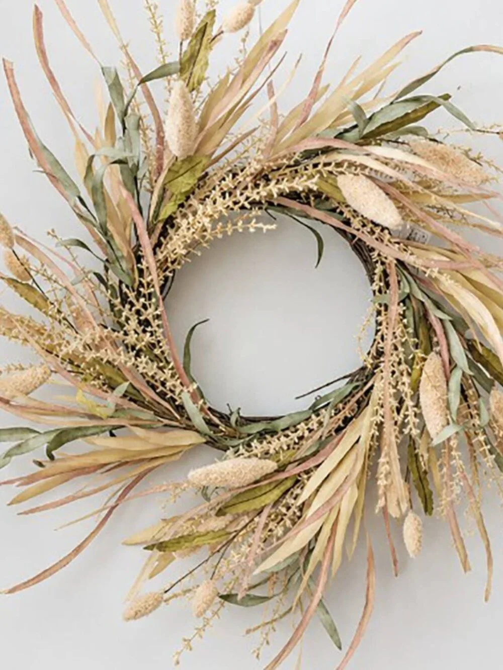 NWT Cream and Natural Wreath